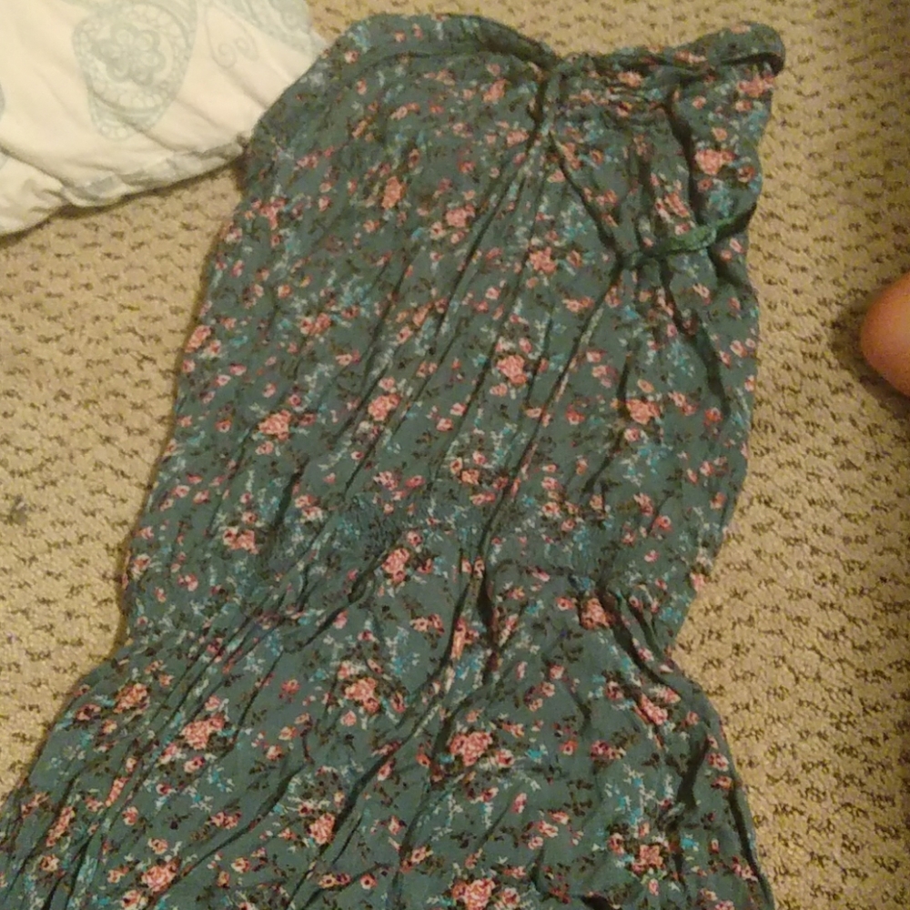 Slevveless dress